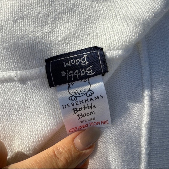 Debenhams Babble Boom Little Cat Embroidered White Knit Baby Blanket - Picture 3 of 17